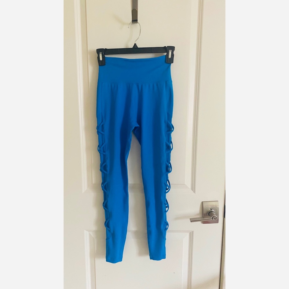 Blue BuffBunny Cross My Heart Leggings💙